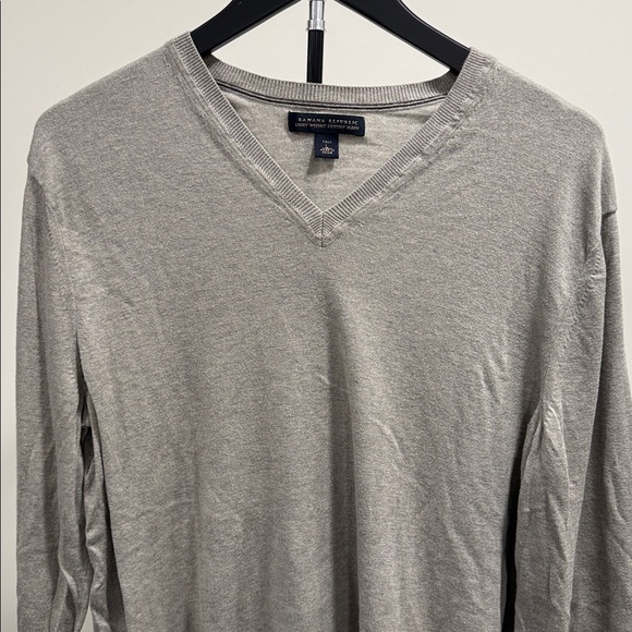 Banana Republic Men's Silk Cotton Cashmere Classy Stylish V-Neck Sweater Size L - Picture 2 of 9